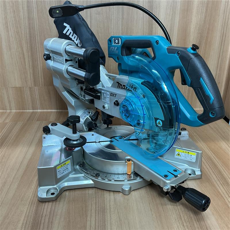 makita 18V充電式スライド丸ノコ本体のみ