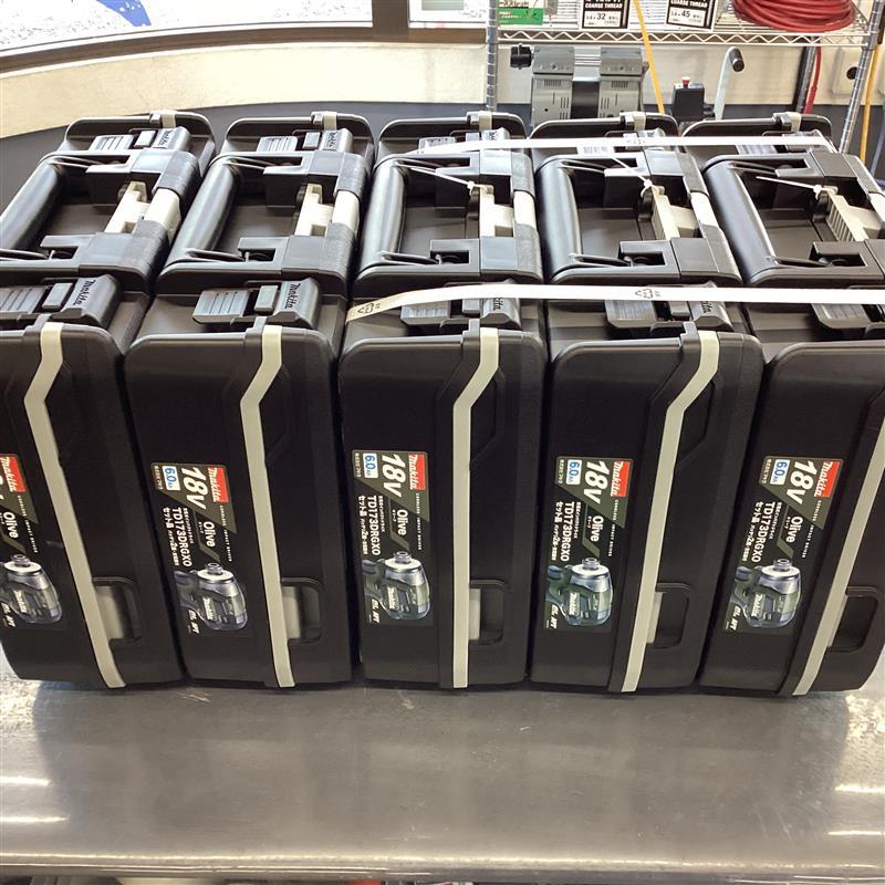 18V充電式インパクトドライバ