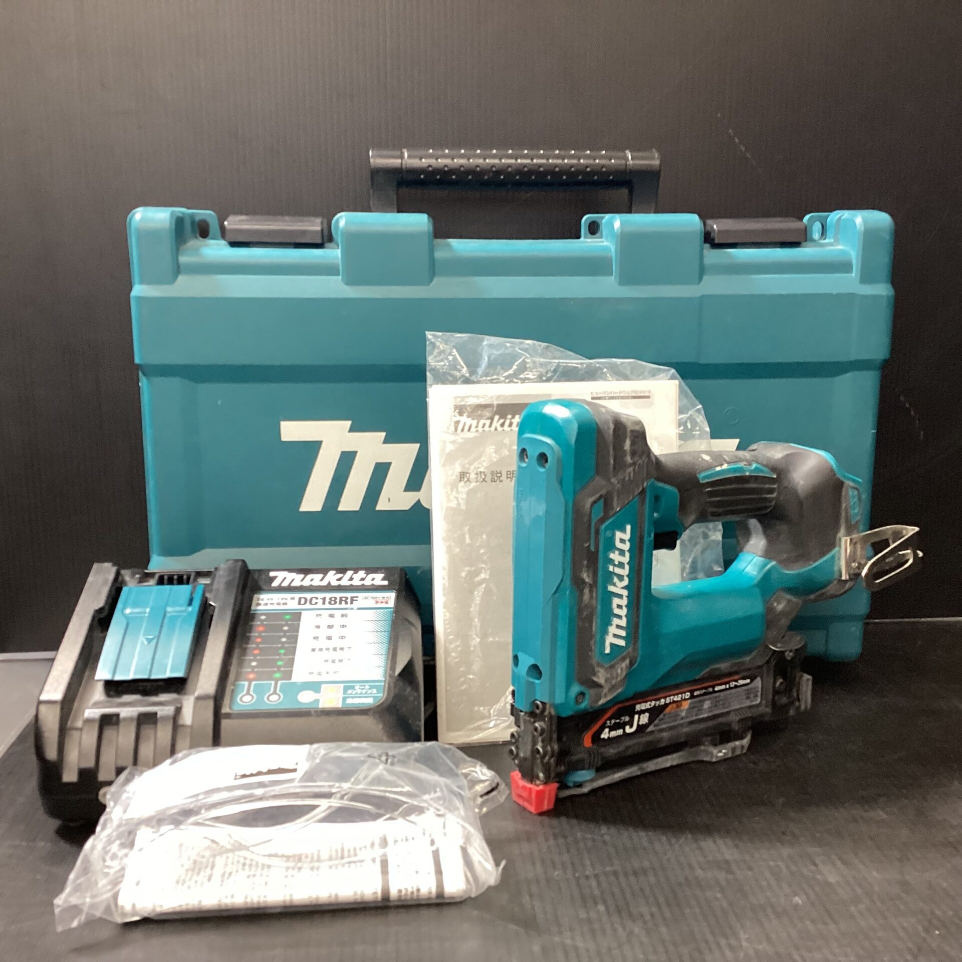 makita 18V充電式タッカ