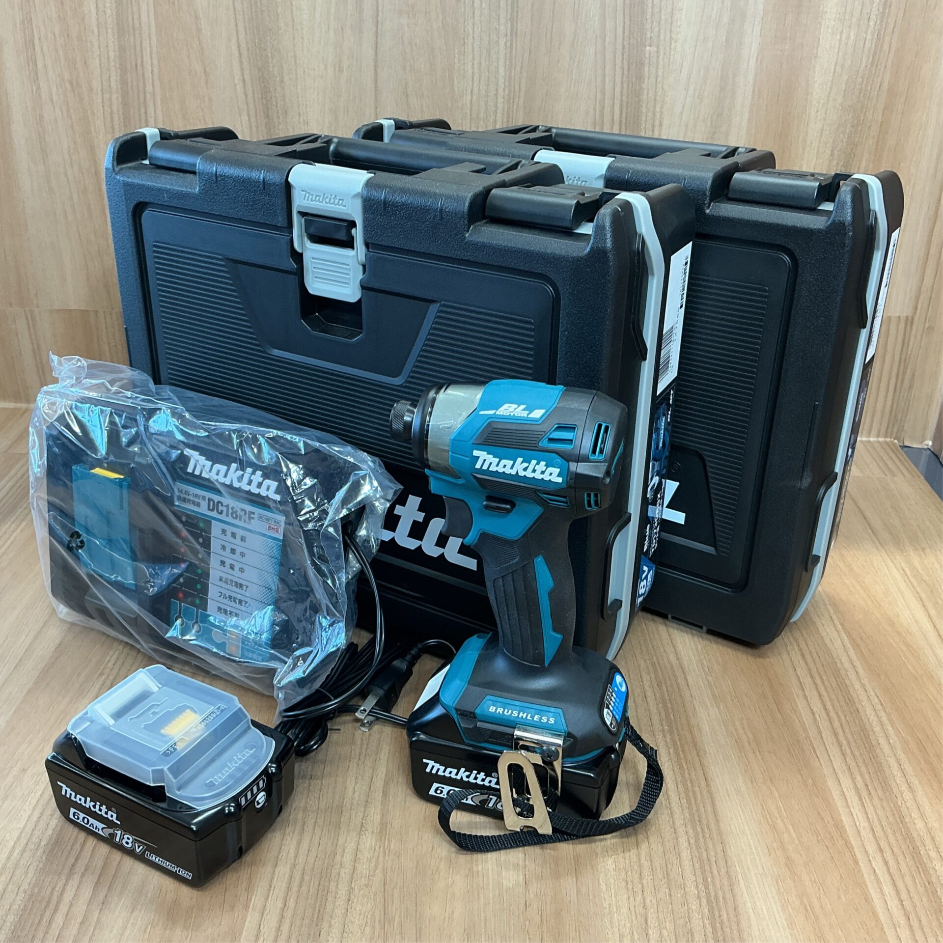 maktia 18V充電式インパクトドライバ2台