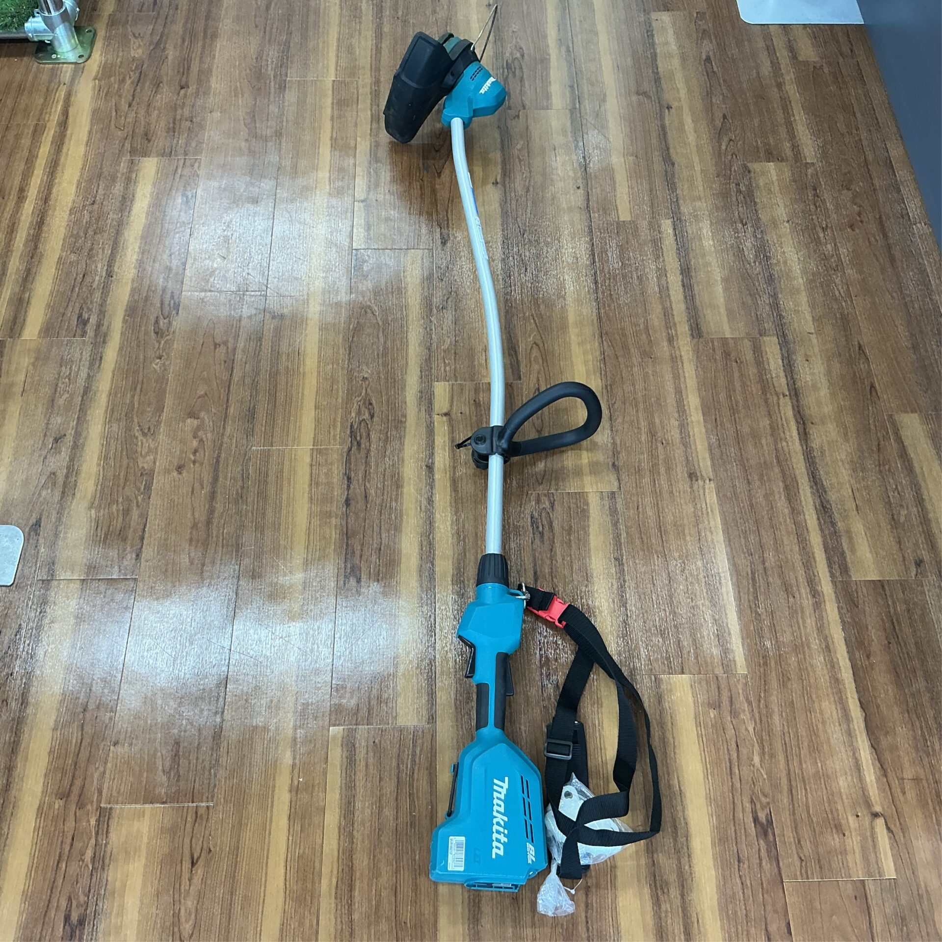 makita 18V充電式草刈機本体のみ