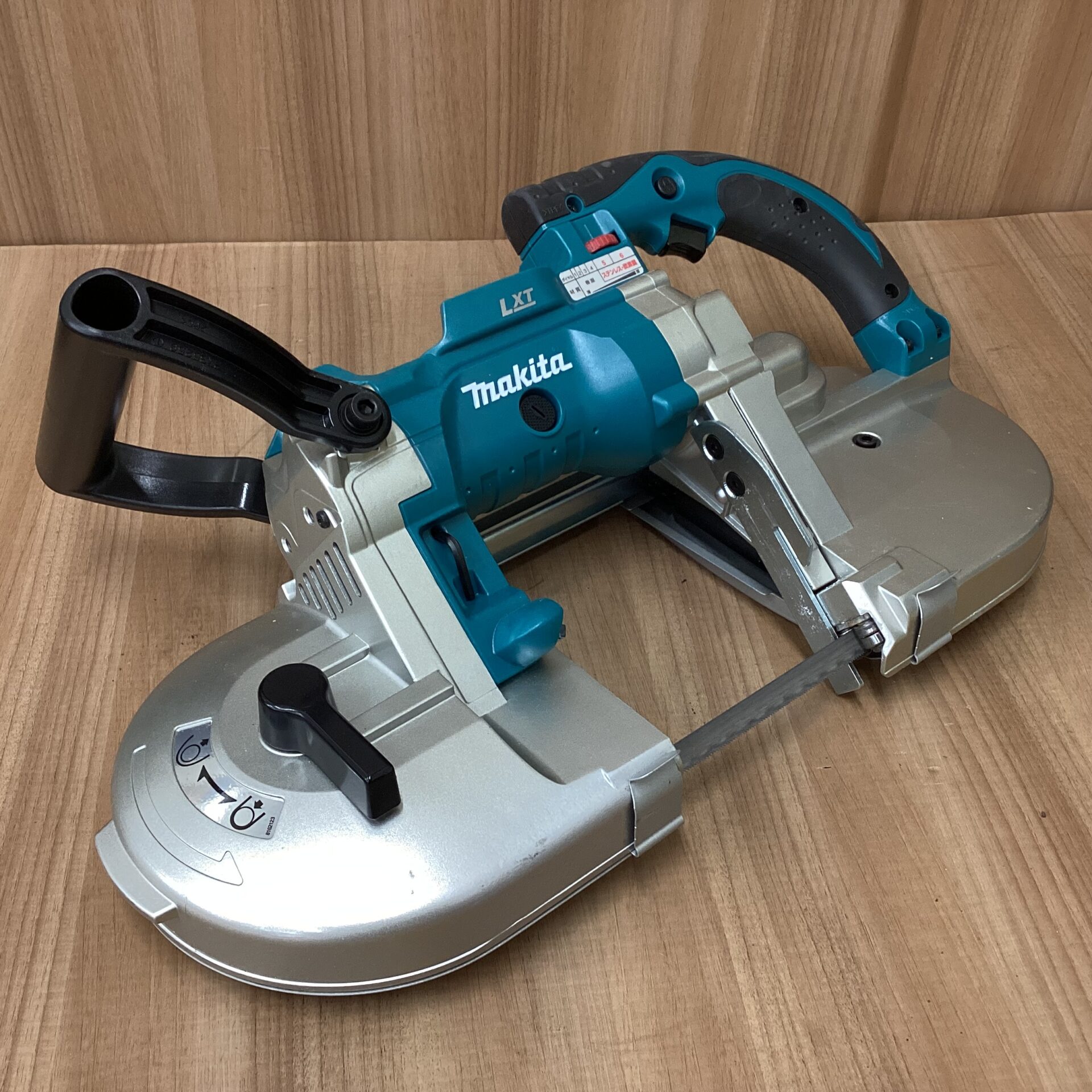 makita 充電式バンドソー