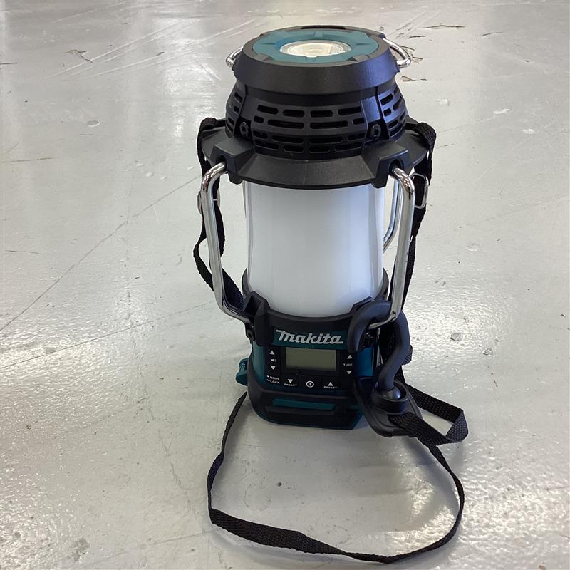 makita 充電式ランタン付きラジオ